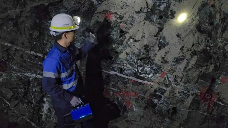 韩国钨矿起死回生。韩国有一处钨矿产，在94年的时候因为在价格上竞争不过中国的钨矿