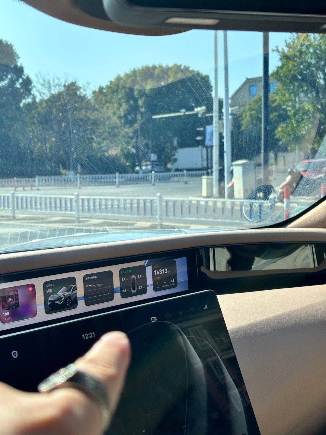 不到3个月的阿维塔07已经快1万5千公里了，今天拍条片子先洗洗