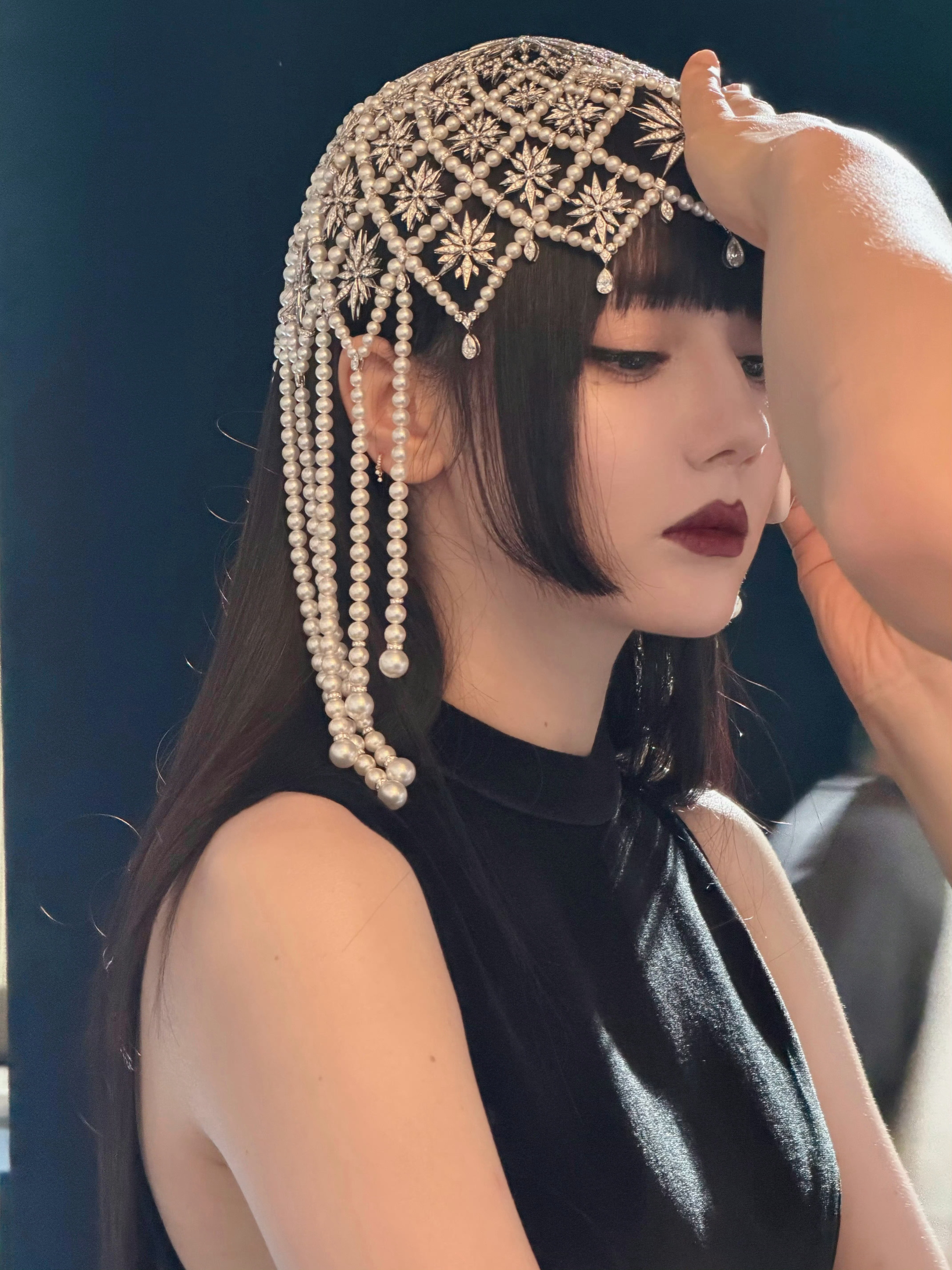 迪丽热巴时尚先生一切以官方消息为准，想要杂志有VOGUE三封面，五大金九迪丽热