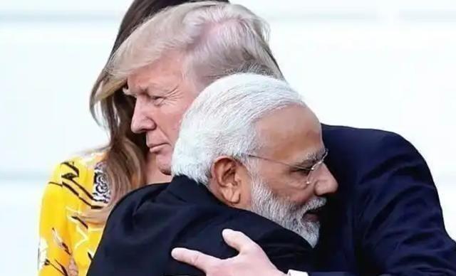 第一面白旗举起，俄罗斯终于看清，关键时刻谁才是真朋友。俄罗斯没想到，第一个扔下白