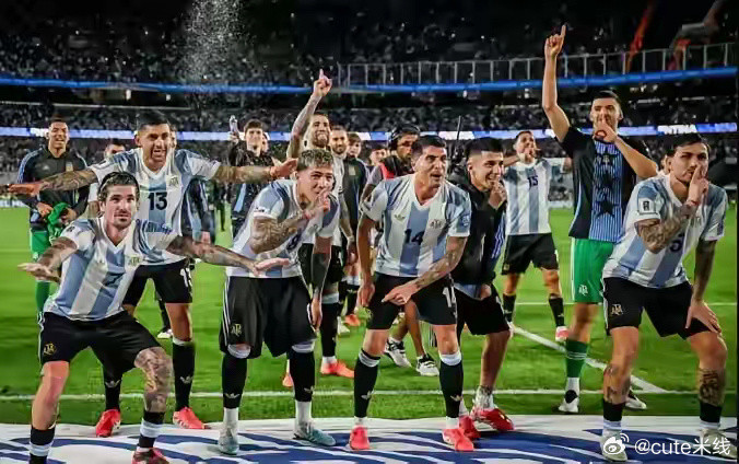梅西已经成为阿根廷队前进绊脚石，很可能去不了美加墨世界杯了。在世界杯预选赛里，阿