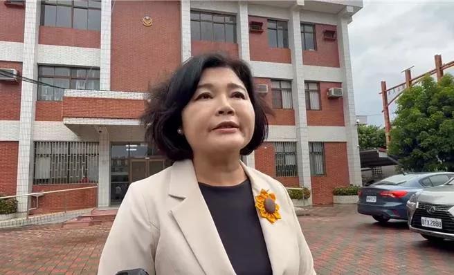 云林县丁学忠与其他23席国民党籍民代罢免案今日投票，云林县长张丽善今天一大早8点