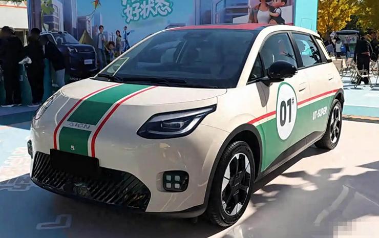 日前，广汽埃安官方宣布，旗下的埃安UTsuper开启预售，有消息称该车将于双1