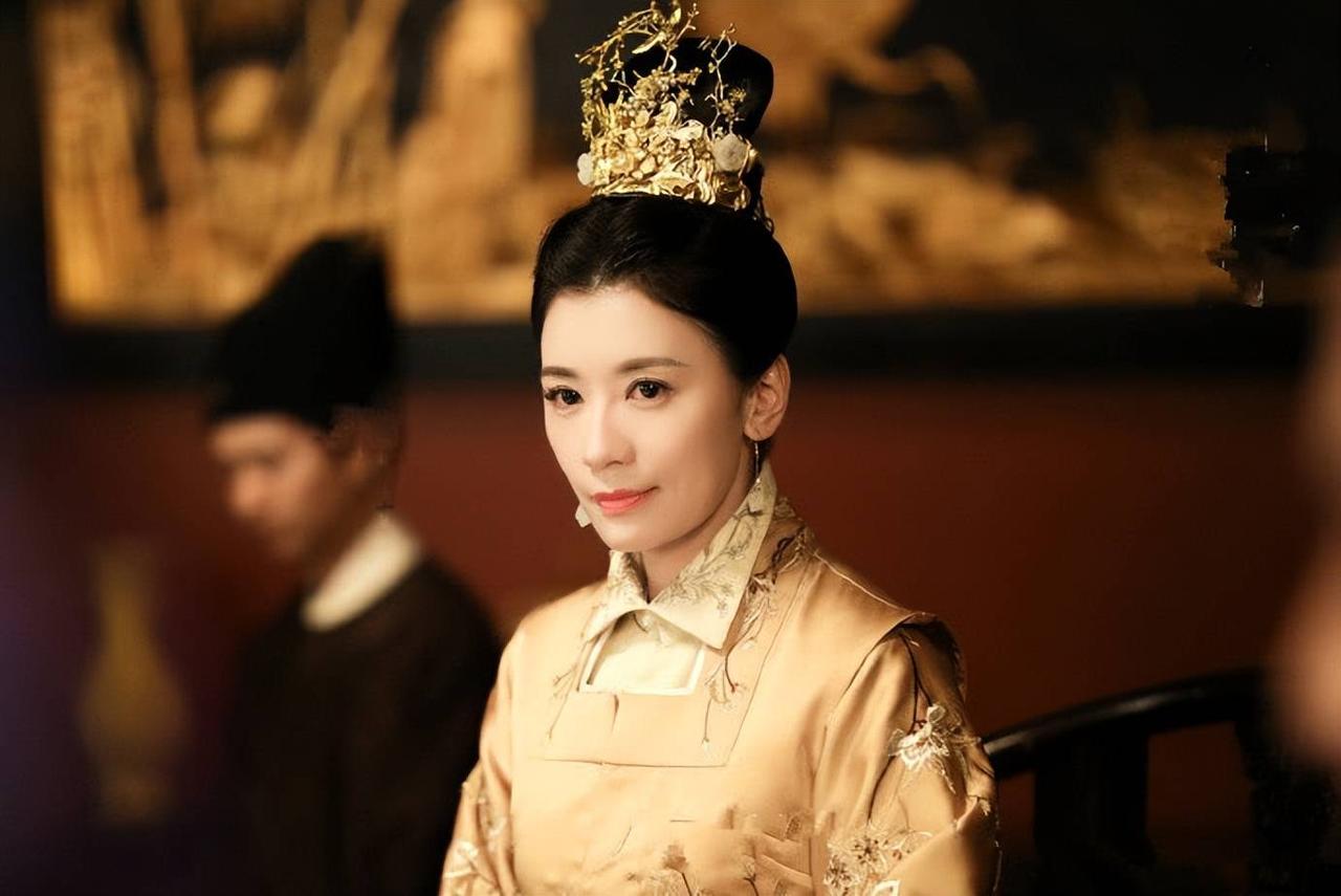 世人只知万贵妃盛宠，却不知明宪宗后宫18人，继后才是人生赢家。王氏当上皇