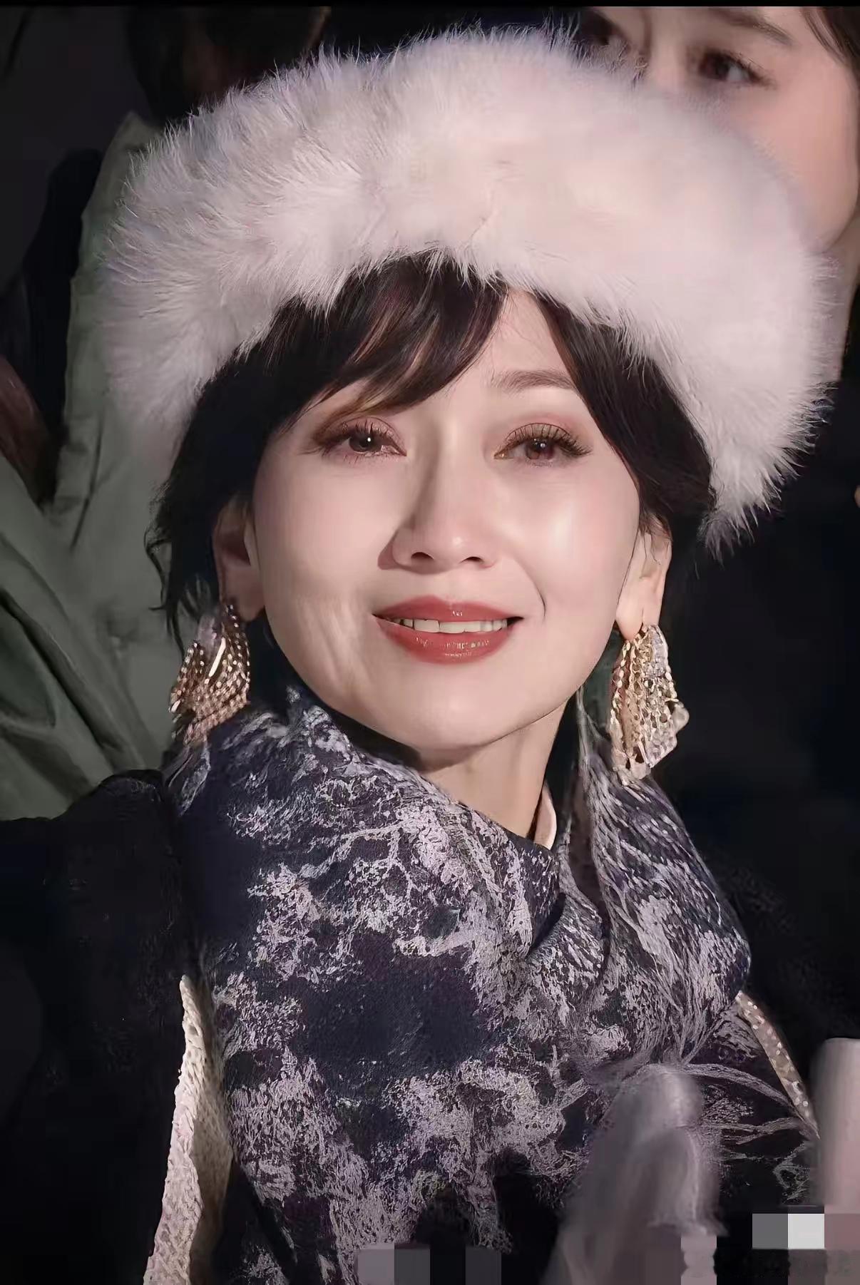 赵雅芝真的没人和我一样好奇嘛？我真的很想问问她，脑子里究竟装了什么。同样都是女人