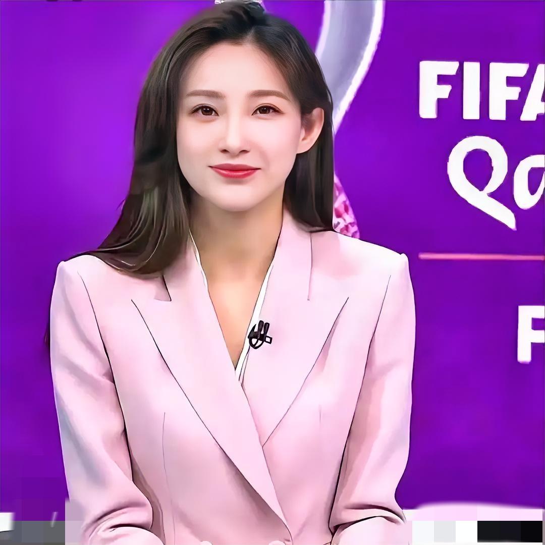 马凡舒说，网上有人说我插足别人感情，这完全没影的事。我公开的感情就一段，只有大学