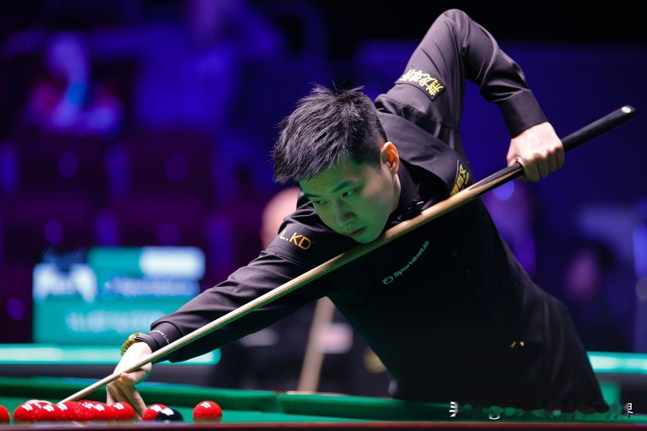 赵心童击败斯莱瑟赛后采访：“今晚我打得很一般，不过能赢球已经非常不错。我昨天才回