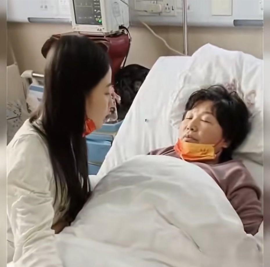 28年错换人生当事人杜新枝，身体状况堪忧？现在住院了？刷到一个视频，就是这样