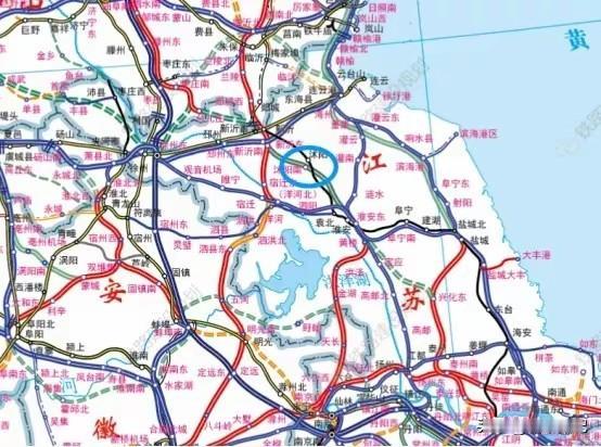 这张图显示，合宿高铁徐盐高铁，十字枢纽城市，宿迁正好是枢纽。宁宿高铁是借助合宿
