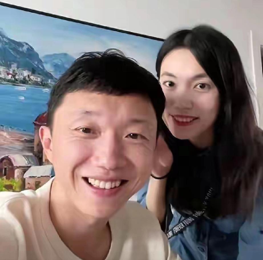 原来宋家腾老婆是她！怪不得火遍全国，娶对一人旺三代44岁宋