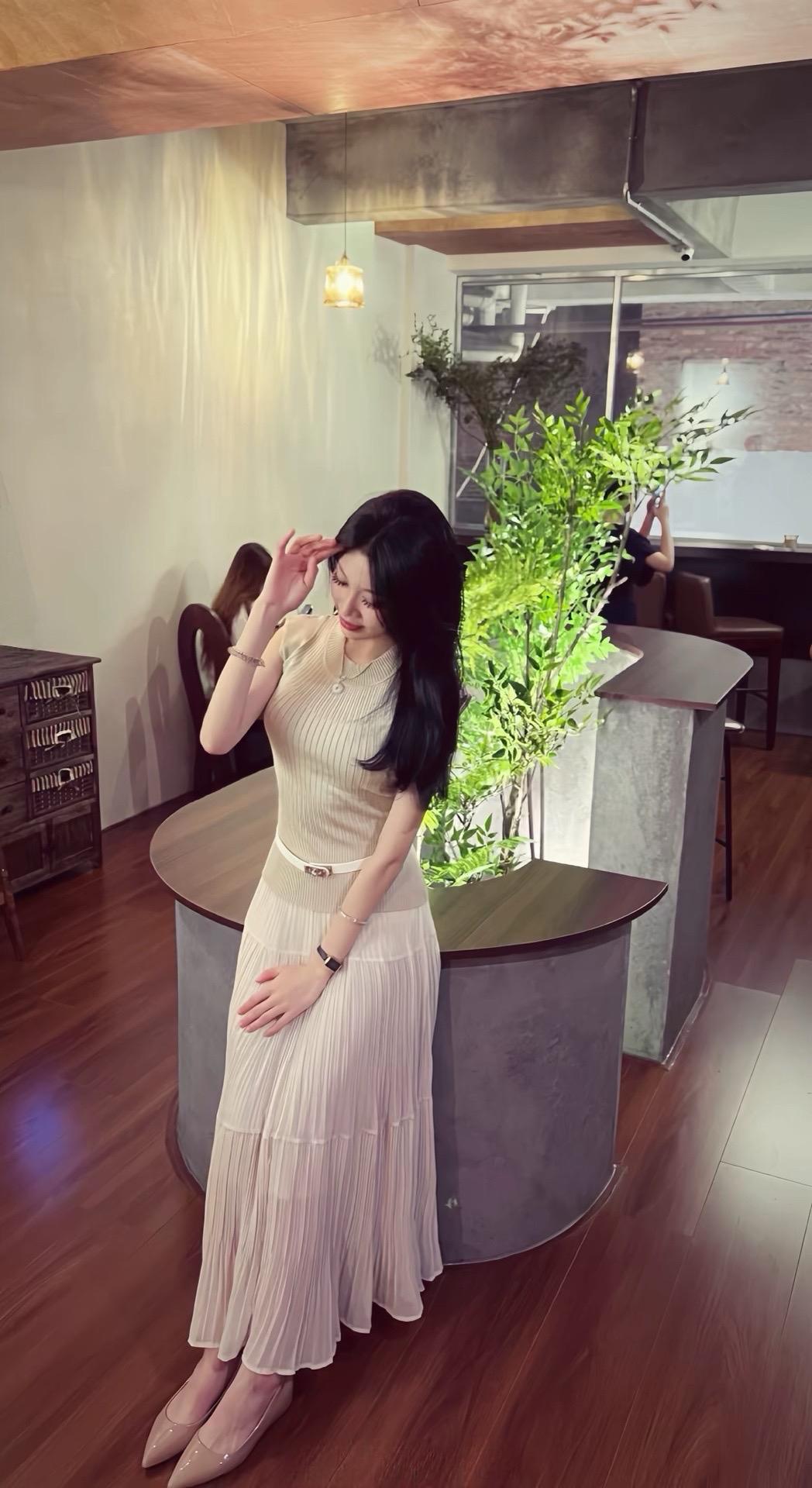 上周邻居阿姨拽着我不放，非要我给她32岁女儿介绍对象，结果听完那择偶要求，我当场