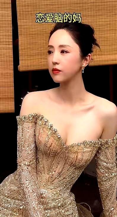 一天一条100块的内裤，穿完就扔。董璇在2025年11月一个节目里自曝，学李