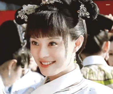 一直以为甄嬛传是孙俪的颜值巅峰，原来现实生图也逆天啊​​​​