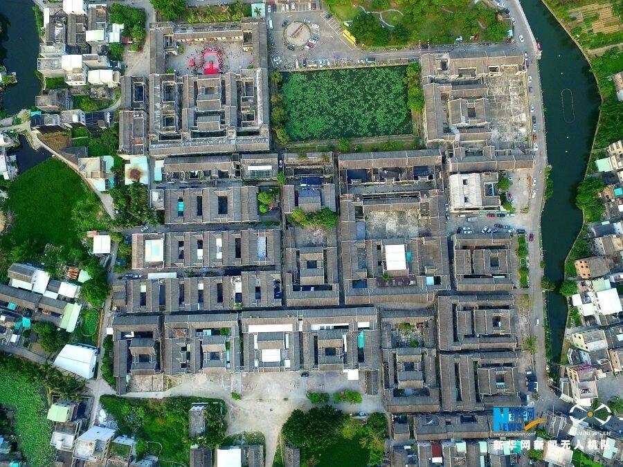 说起潮商，人们总会想到精明、敢闯、善经营的标签。但在汕头这片“百载商埠”的土地上