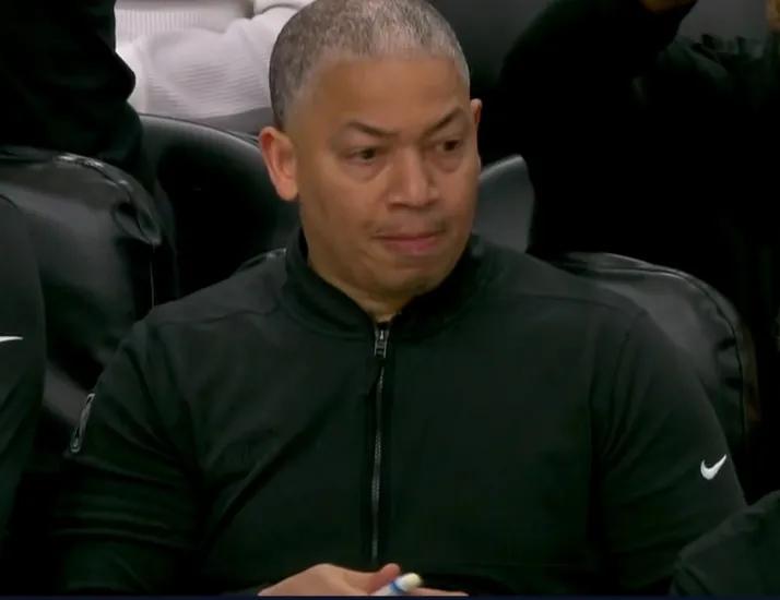 雷霆太“吓人”了，泰伦卢束手无策！雷霆半场轻松打爆快船20分，霍姆格伦彻底统