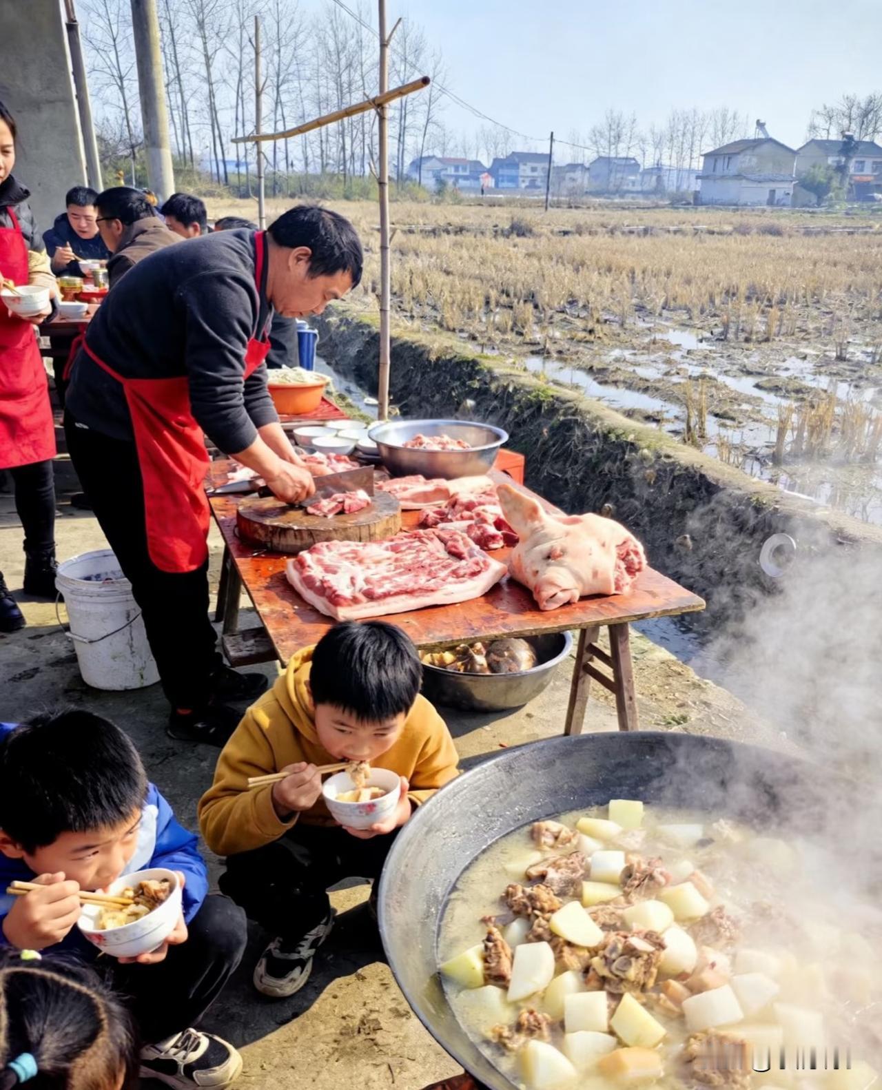 我重庆的同学，从合川呆呆家吃完杀猪饭回来，整个人都透着股热气腾腾的劲。她告