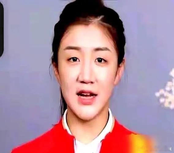 陈梦一句话，直接把全网的心疼都喂了狗！之前她自曝，曾被教练要求跟男队员打。被