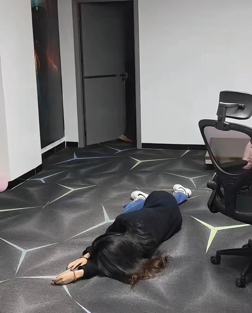 奉劝大家一句，这事儿开不了玩笑，每天中午和晚上千万不要为了减肥就不吃碳水，
