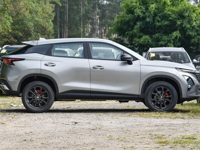 这才是“良心”家用SUV!顶配才7.89万,1.5T+CVT+大空间,厚道