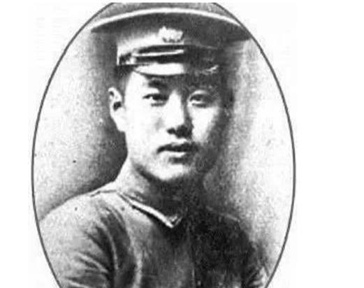 1982年春，湖南湘潭江南机器厂的车间里，53岁的许民庆正弯腰打磨零件。老领