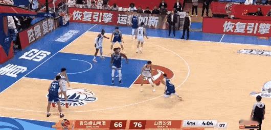 听王仕鹏的解说才是享受，对于两支球队没有任何偏见，也是非常懂球的解说。王仕鹏在山