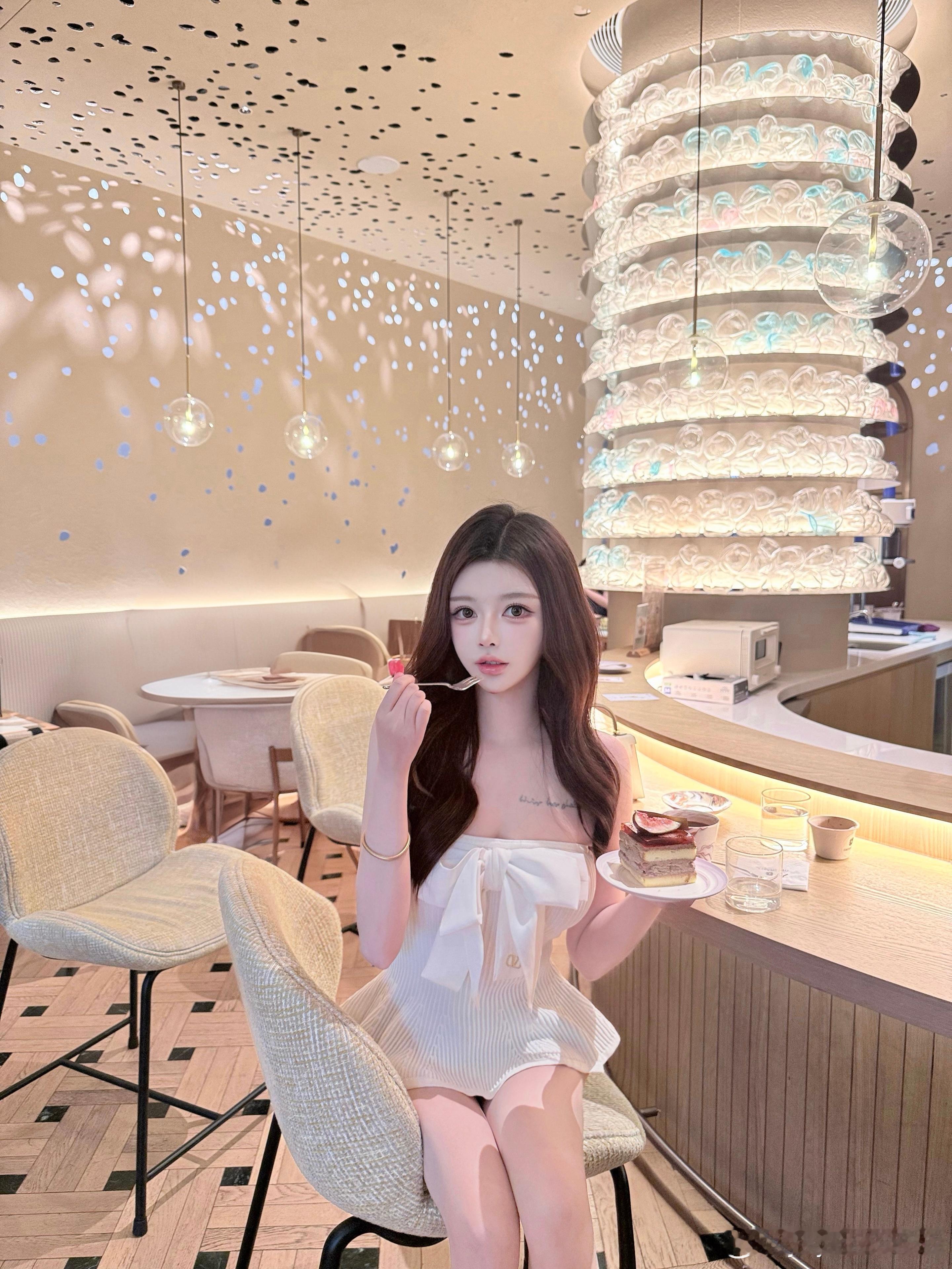 想让你的世界只有我是不是太为难你了你的女友已上线甜妹​​​