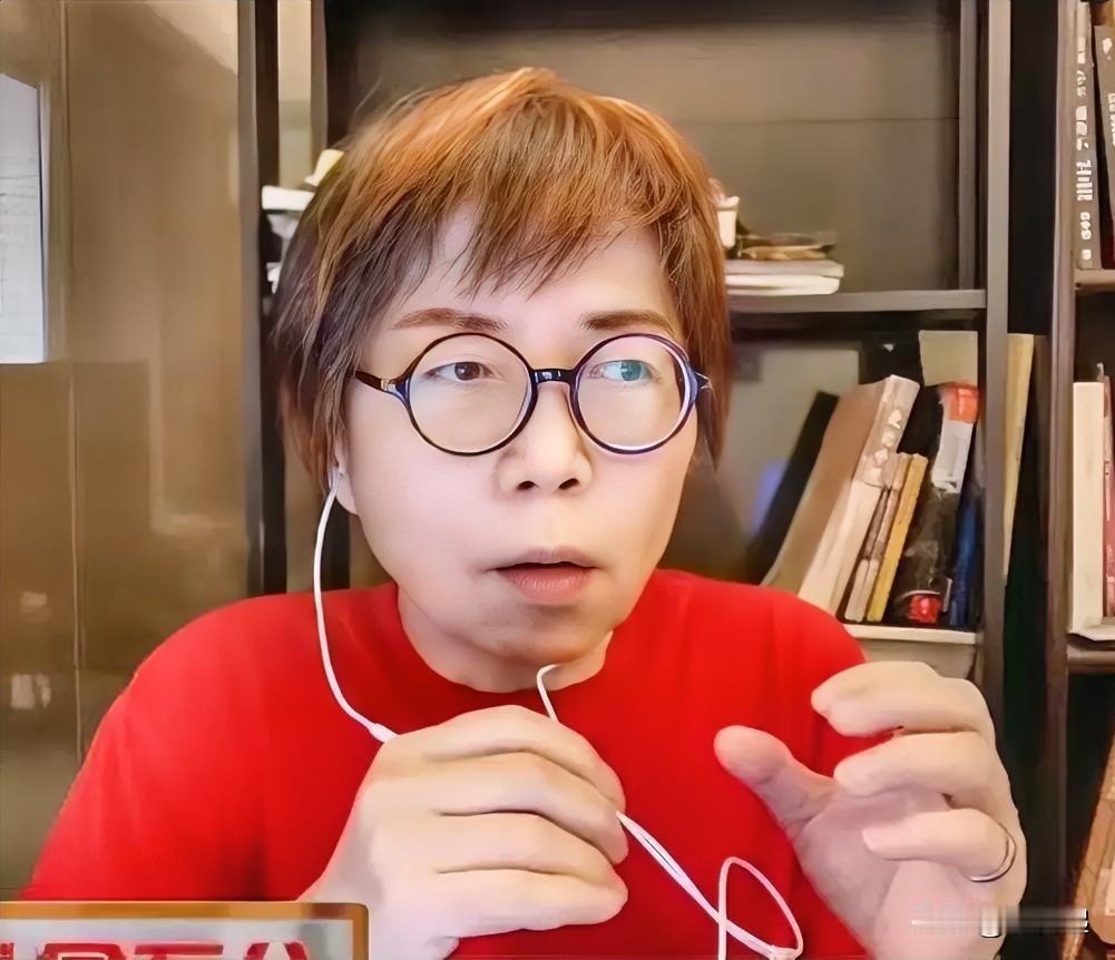 黄智贤近日在节目中称：如果今天统派来跟我聊天，我一定跟他讲“走正道、做正事”。难