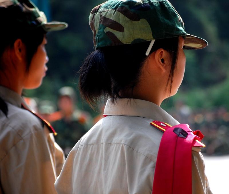 中国军人纪律性强，那可是有目共睹的。从队列训练就能看出来，整齐划一的步伐，精准到