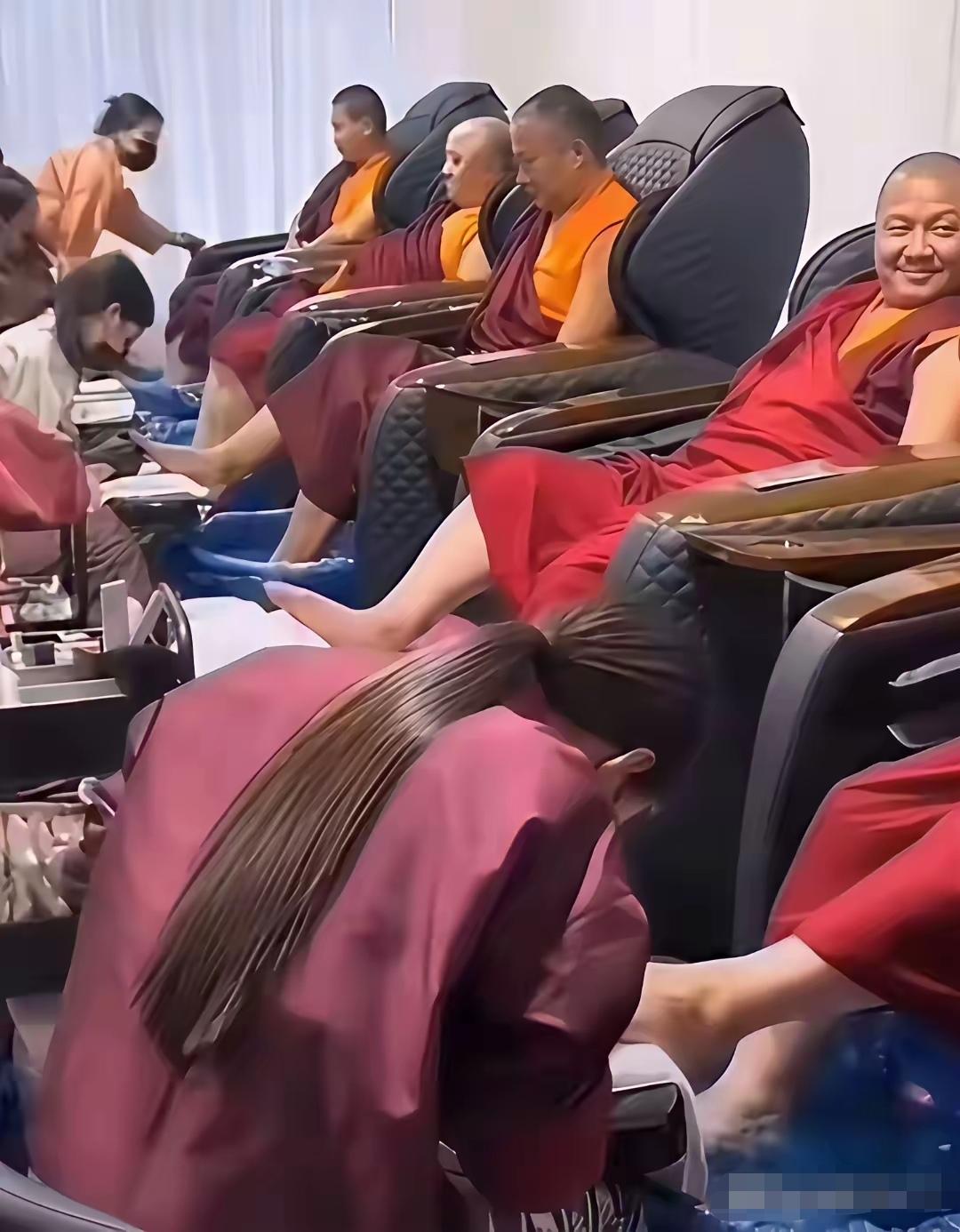 我要当和尚，你们别拦我！[捂脸哭][捂脸哭][捂脸哭]