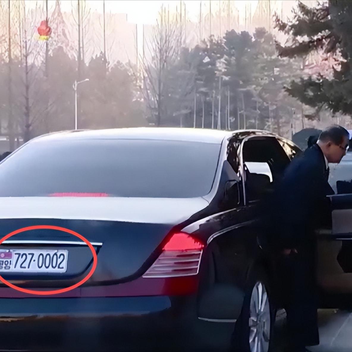 朝鲜0002车牌曝光，一场权力洗牌藏着大转向朝鲜一张车牌，直接揭开了最高