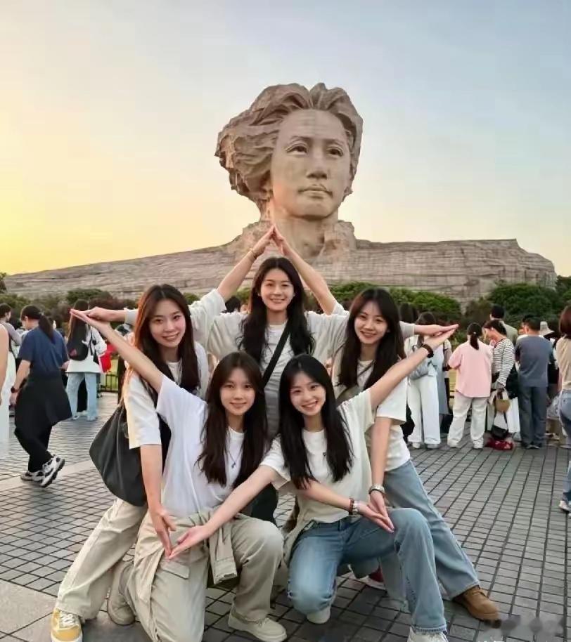 橘子洲头这个拍照创意满分