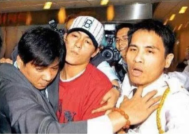 2016年，陈冠希发言炮轰林志玲，不料王菲经纪人邱黎宽放出狠话：“陈冠希要是来台