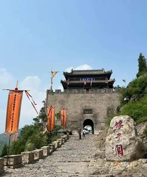 从地形角度来对比，山西与四川两省相似，从经济发展的视角来看，山西太原相当于成都，