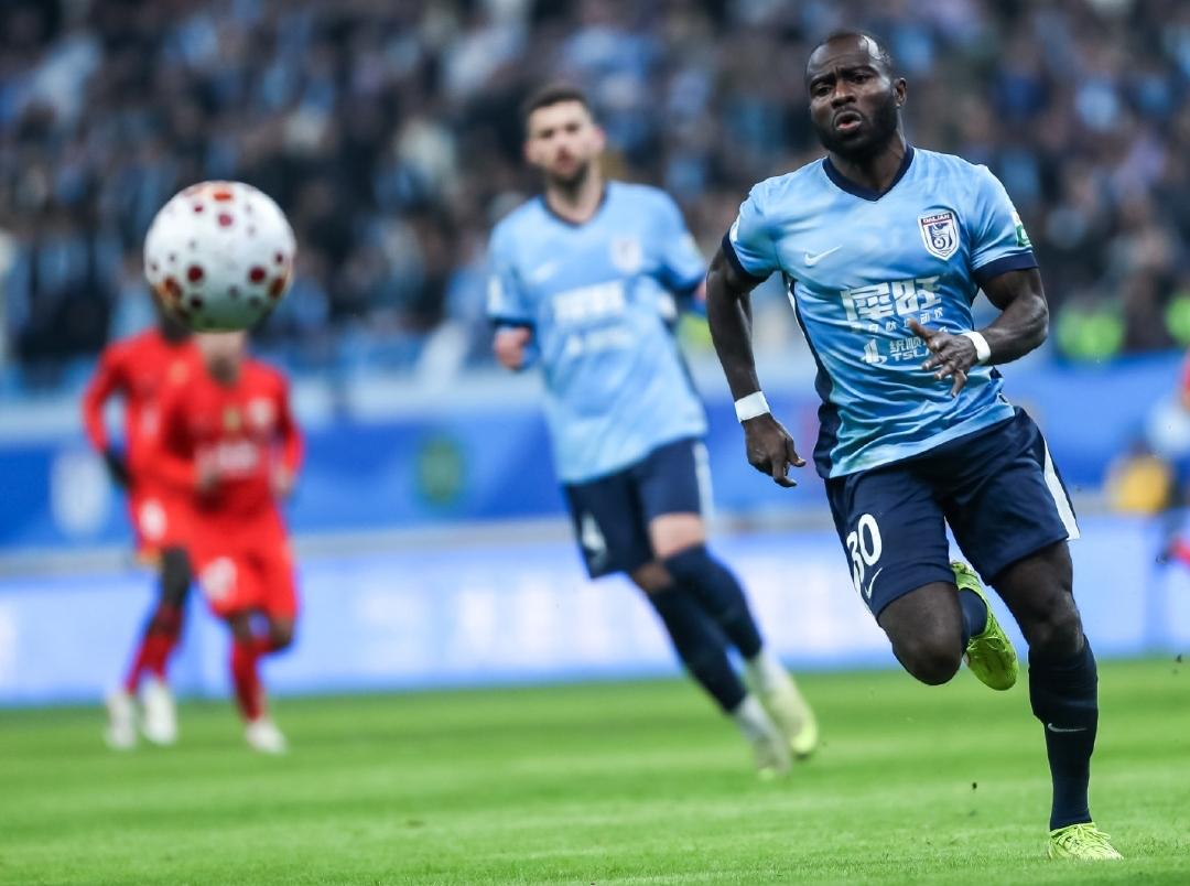 老当益壮，5场3球。现在回过头去看，大连英博引进阿奇姆彭这招走对了！5场比赛过