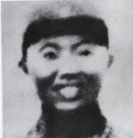 1942年，八路军神枪手遭叛徒出卖，被日军包围，就在只剩最后一颗子弹的时候，他却