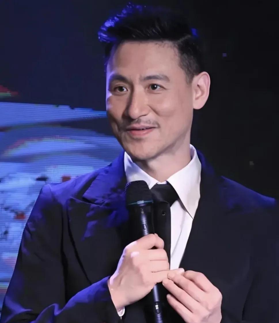 这下弄明白了为什么张学友演唱会一开始与高考撞日期不愿意延期了换做是任何一个人