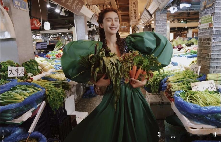 Baby现在每次出现，都流露出一种“辛酸感”。当然，我说的是跟她以前风光时相