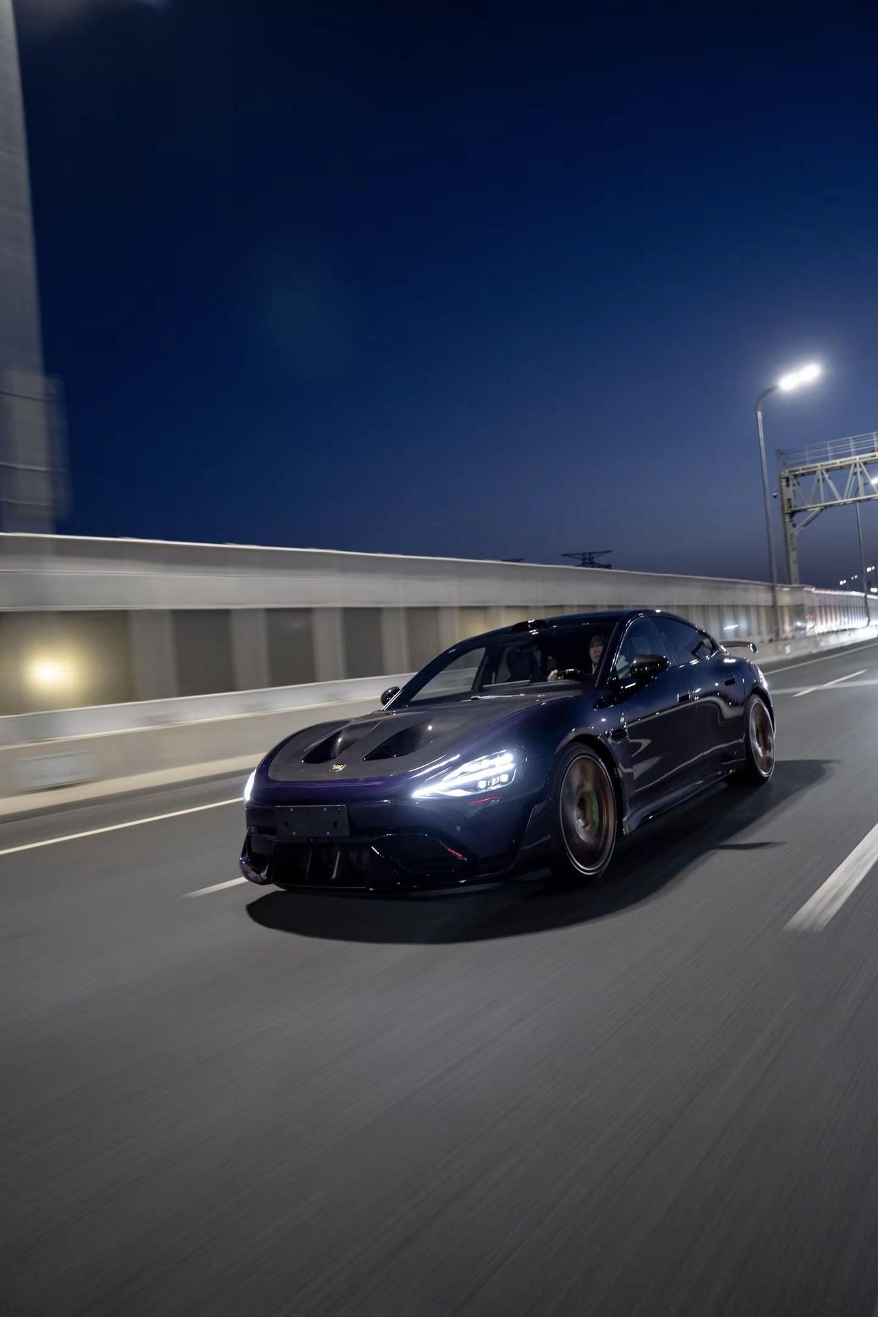 紫水晶SU7Ultra提车！仪式感拉满。小米定制服务小米汽车小米su7ul