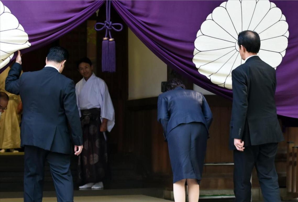 若日本执意将参拜靖国神社视为“神圣仪式”，那我们也无需再顾及所谓情面，不妨将当年