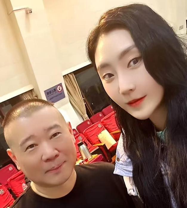 郭德纲这步棋，直接把我看懵了。陶阳大婚、德云社封箱、三十周年庆典，三件大事塞进