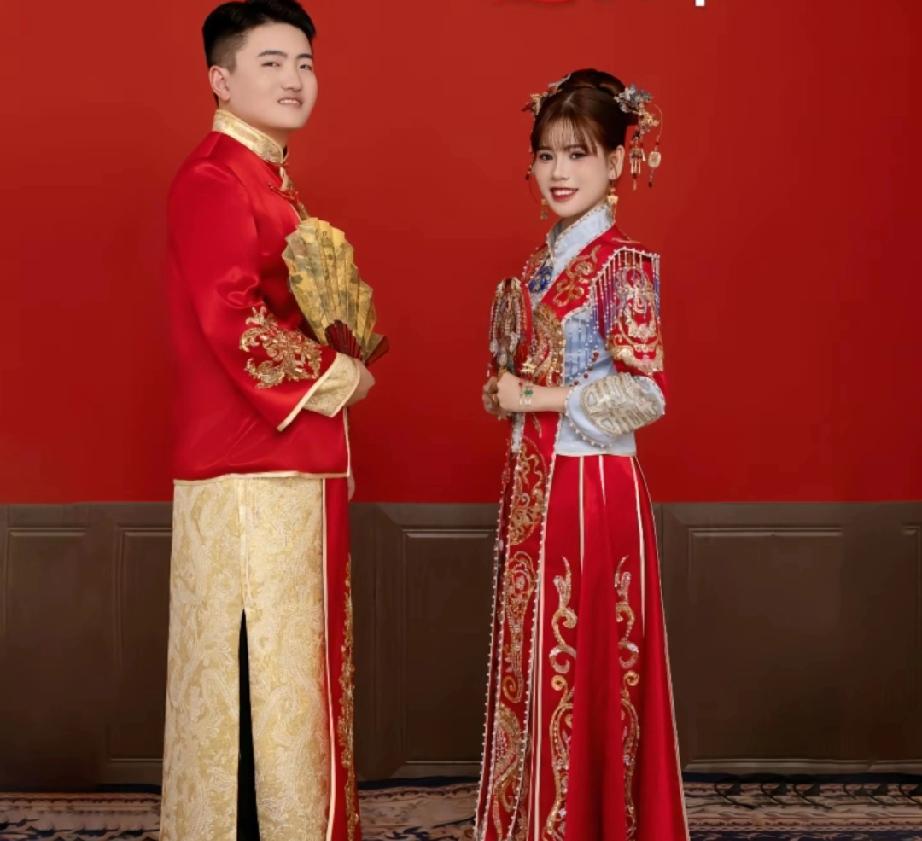 来自越南的阮安，八年前远嫁到河南，成了小伙子王建明的媳妇。这一晃八年，她