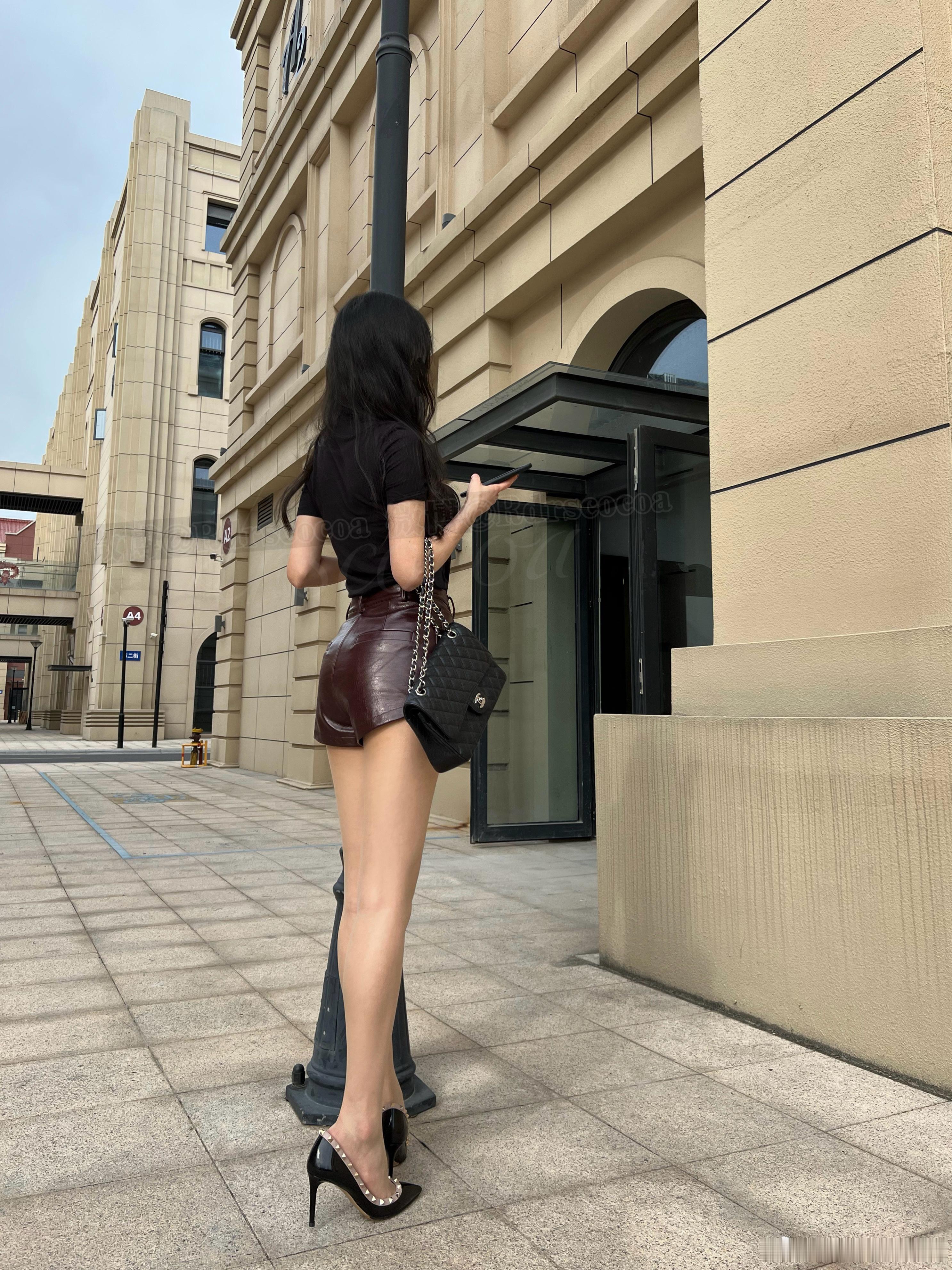 皮裤穿搭，酷飒高级感。今天穿什么ootd