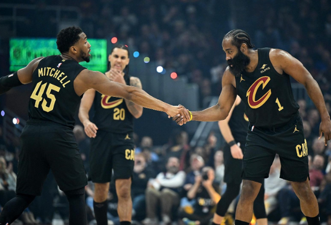 分析下哈登这场和老鹰的比赛效率低（拉胯）的原因PS：先叠个甲，我是哈登球迷，