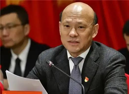 这个李爱庆，一家大型囯有企业的Numberone！给权色交易一个新的定义，因