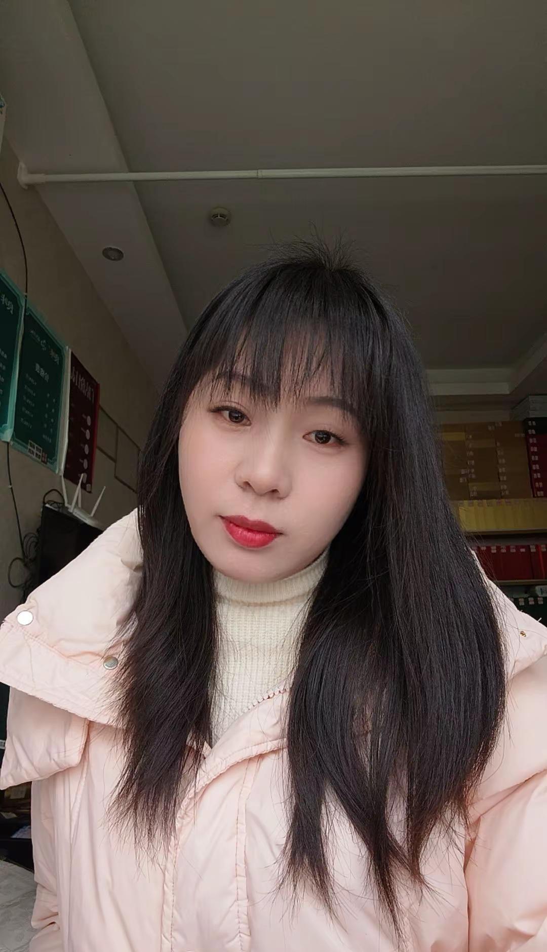 岁月静好是片刻，一地鸡毛是日常，惟愿此生岁月无恙，只言温柔不语悲伤。