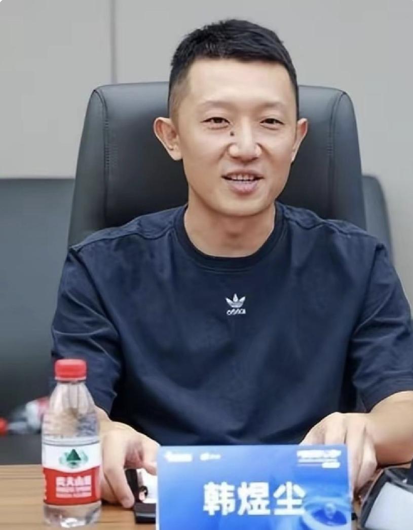 很多人都在问，韩煜尘已经40多岁，朱某才30岁左右，她到底看上了他什么？有人说是