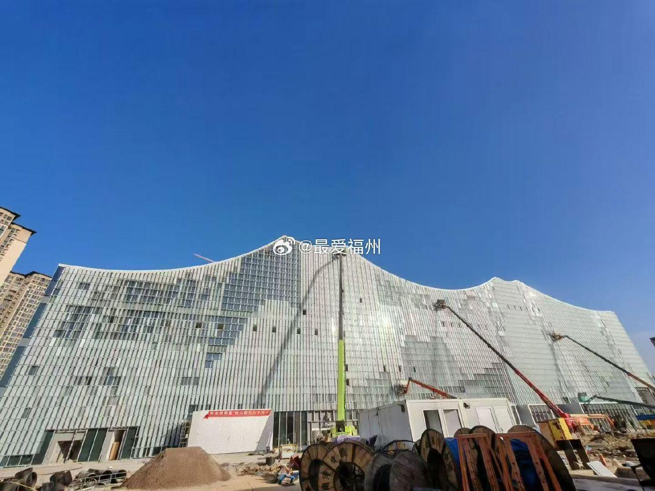 旗山湖畔的福建省美术馆正加快建设中建成后将是福州西妥妥的地标级建筑​​