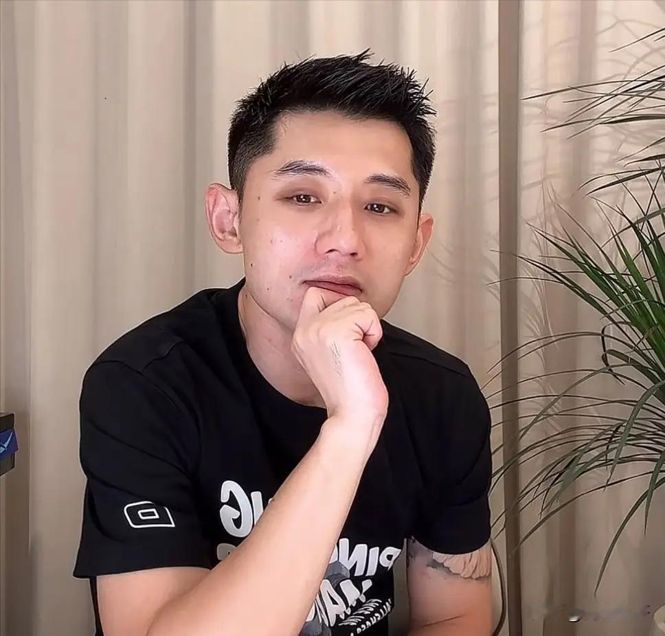 张继科太敢说了，直言：其实王楚钦并不想当什么队长，太扎眼了，果不其然，