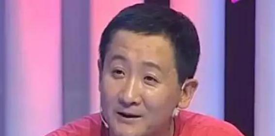 🌞2010年，梁天在北京开了一间饭店，装修费高达100多万，赵本山一来，就