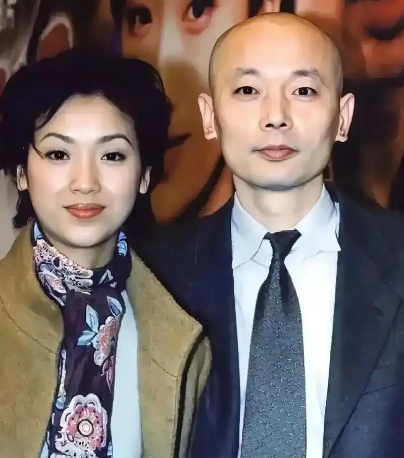 葛优最大的运气，不是冯小刚，是他老婆。1995年，她让刚走红的葛优，押上全